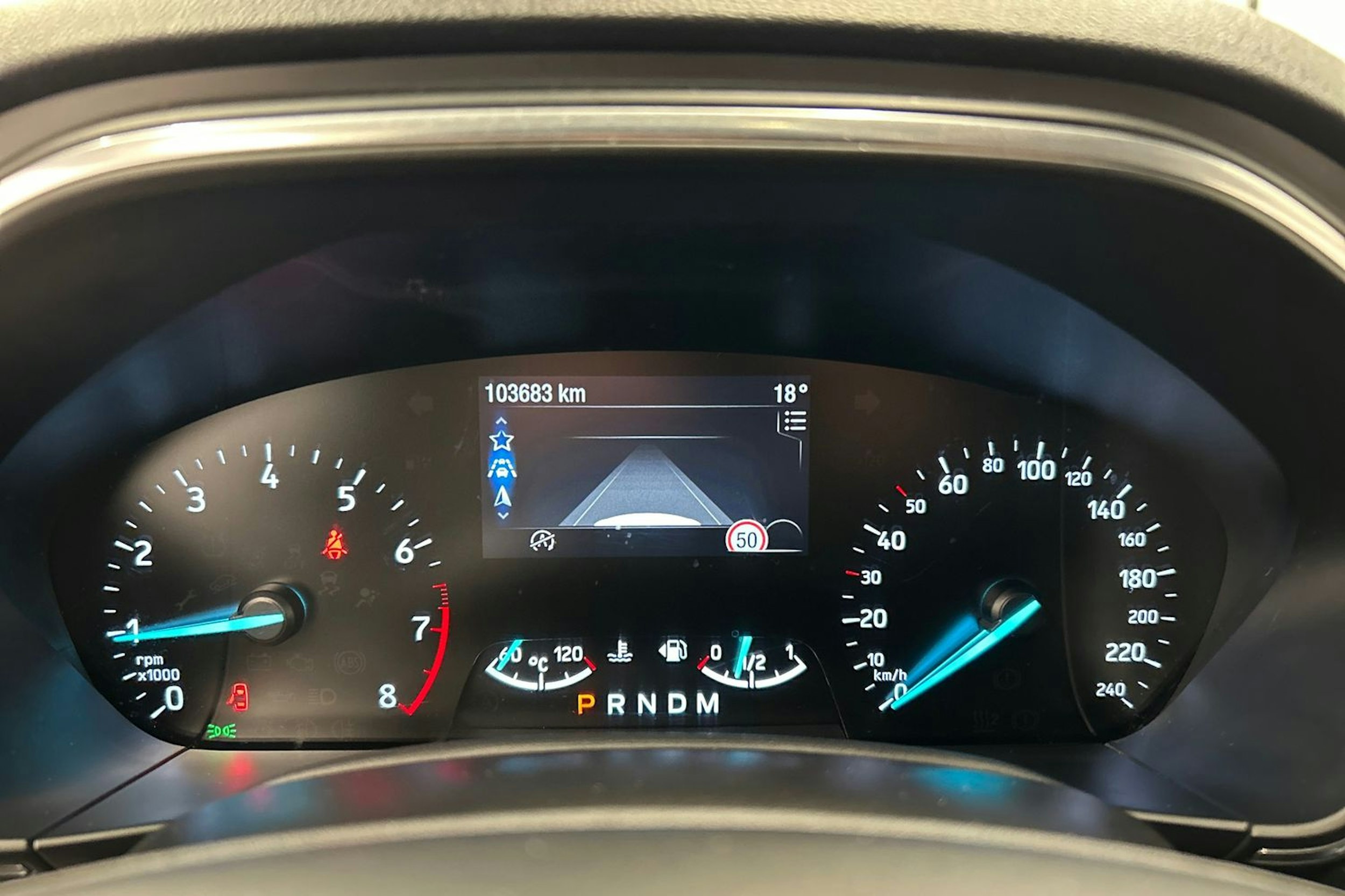 sininen Ford Focus 2019 kuva 22.