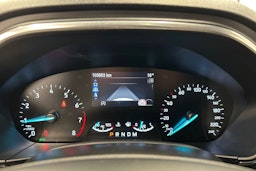 sininen Ford Focus 2019 kuva 22.