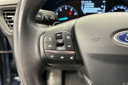 sininen Ford Focus 2019 kuva 24.