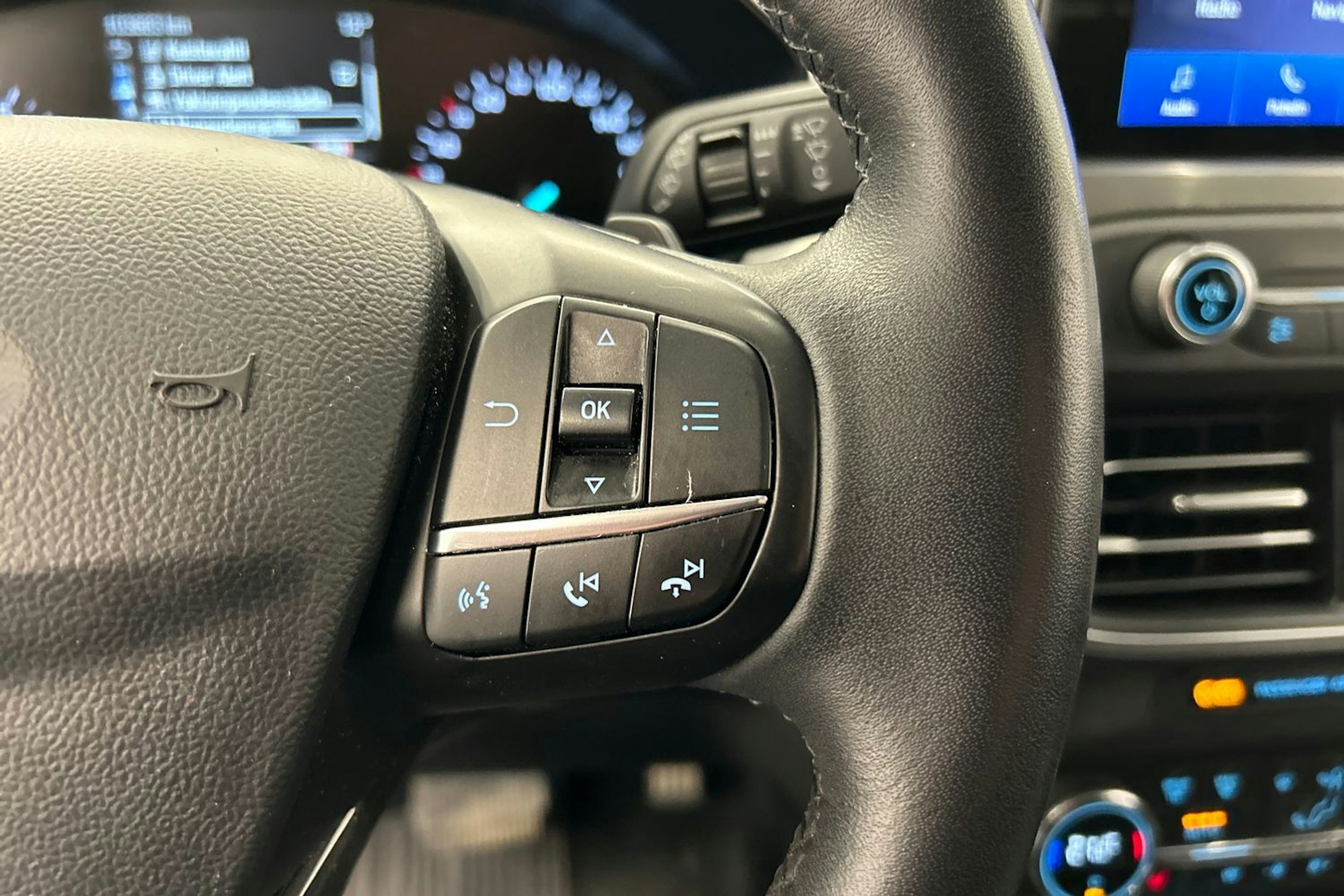 sininen Ford Focus 2019 kuva 25.