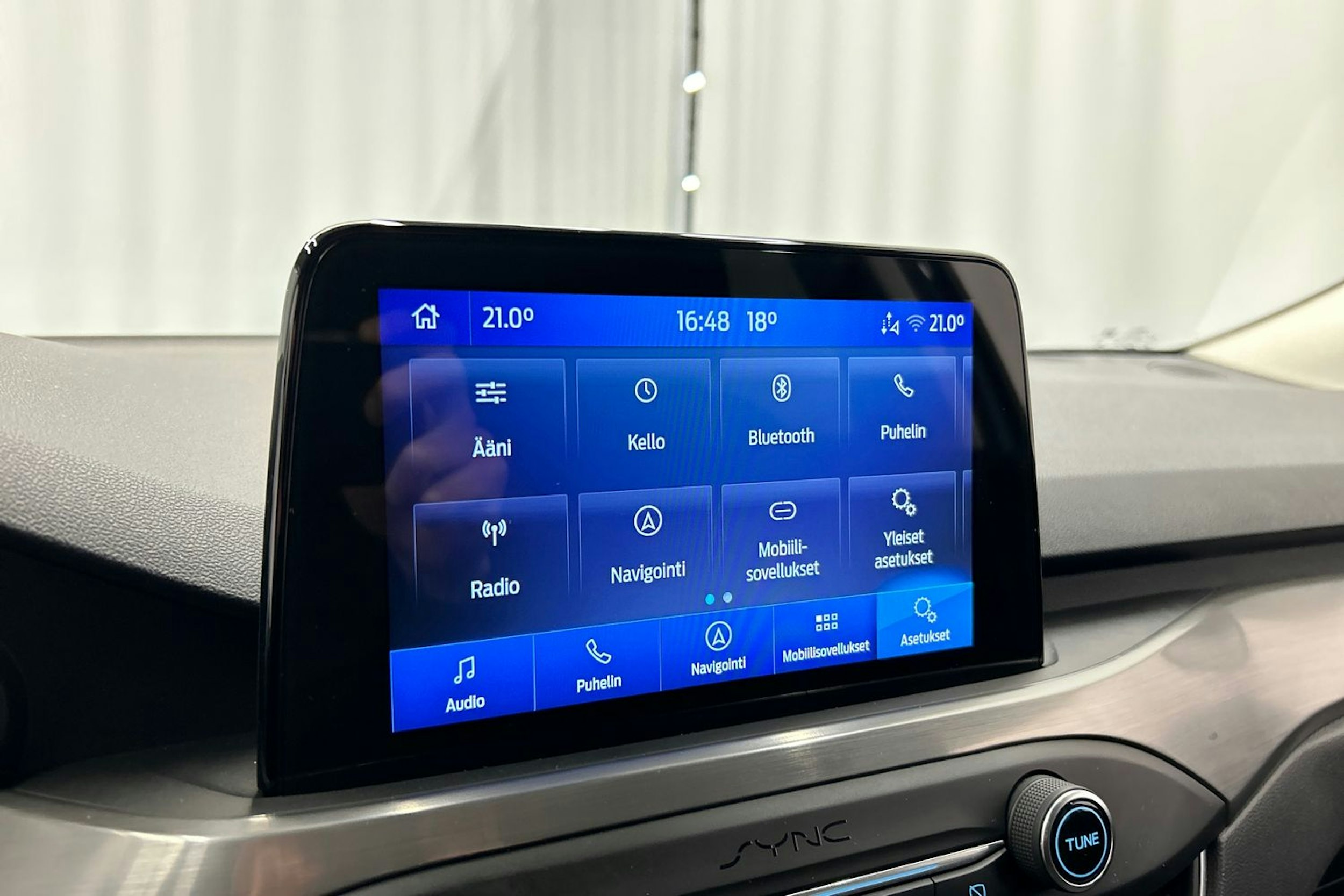 sininen Ford Focus 2019 kuva 26.