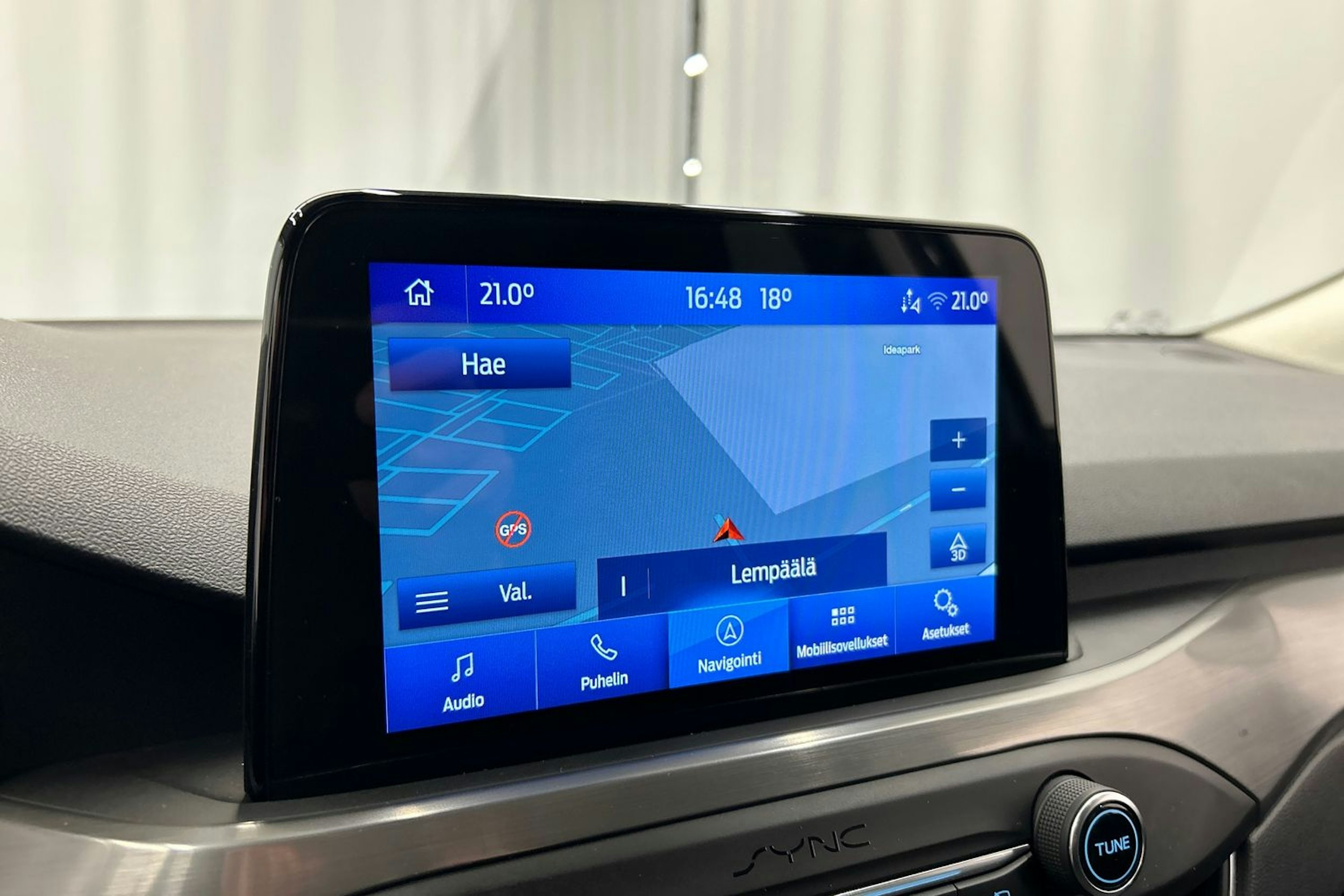 sininen Ford Focus 2019 kuva 27.