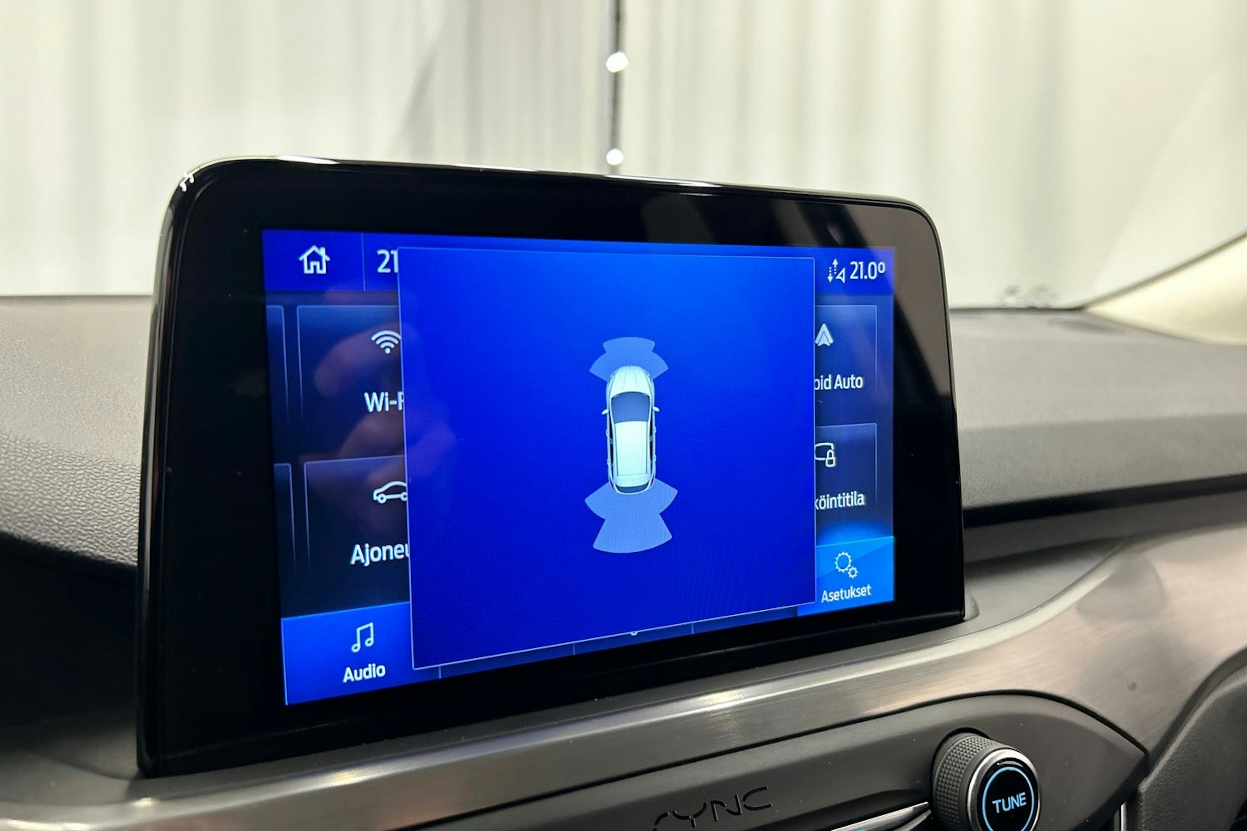 sininen Ford Focus 2019 kuva 29.
