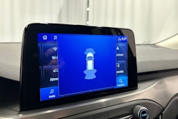 sininen Ford Focus 2019 kuva 29.