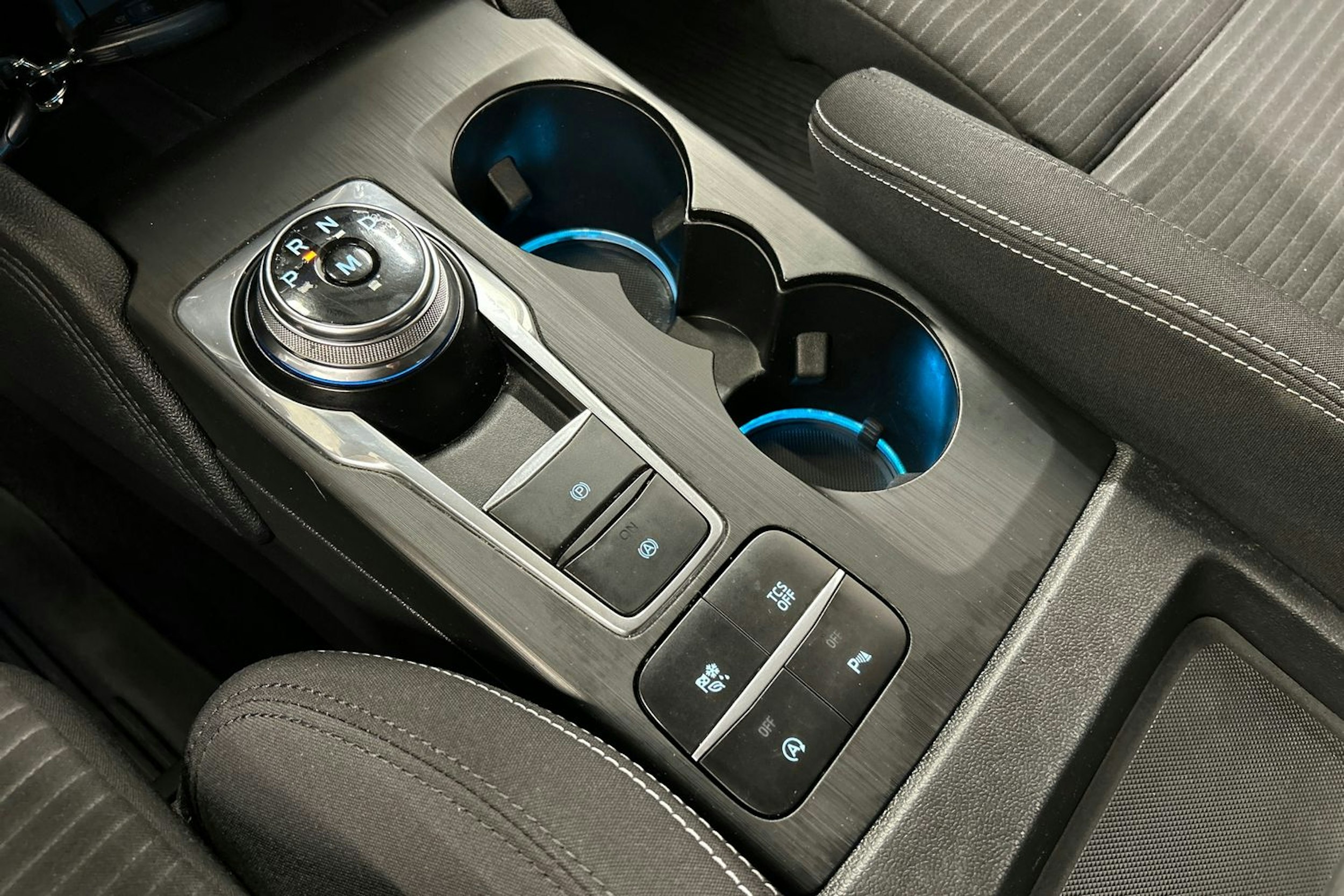 sininen Ford Focus 2019 kuva 31.