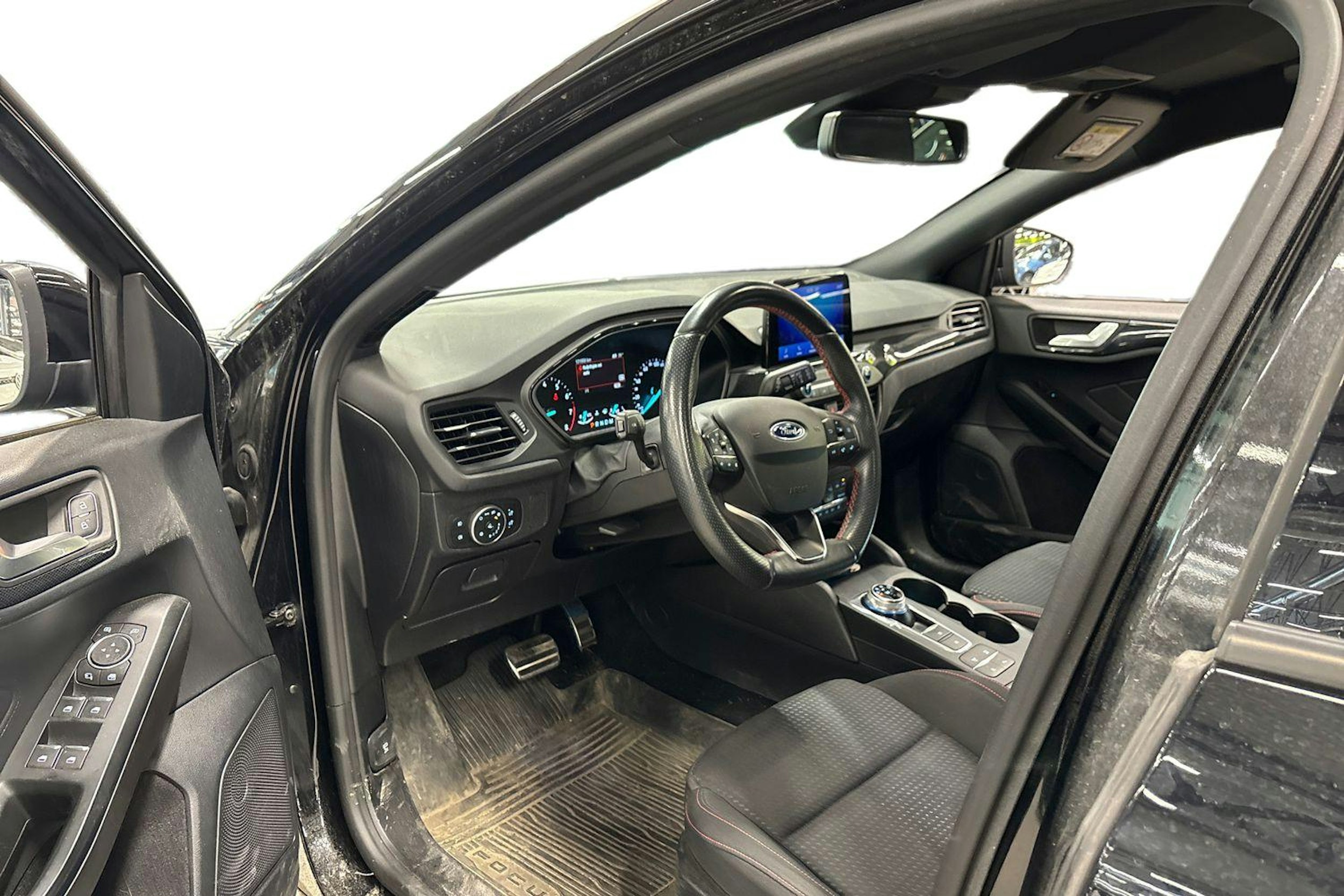 musta Ford Focus 2019 kuva 3.
