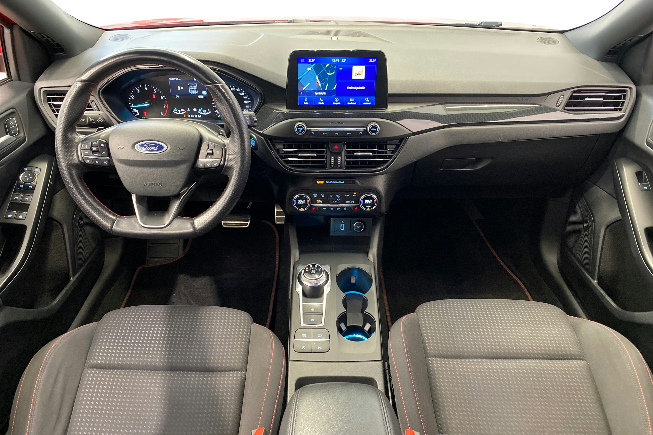 punainen Ford Focus 2019 kuva 9.