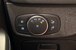 punainen Ford Focus 2019 kuva 18.