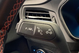 punainen Ford Focus 2019 kuva 22.