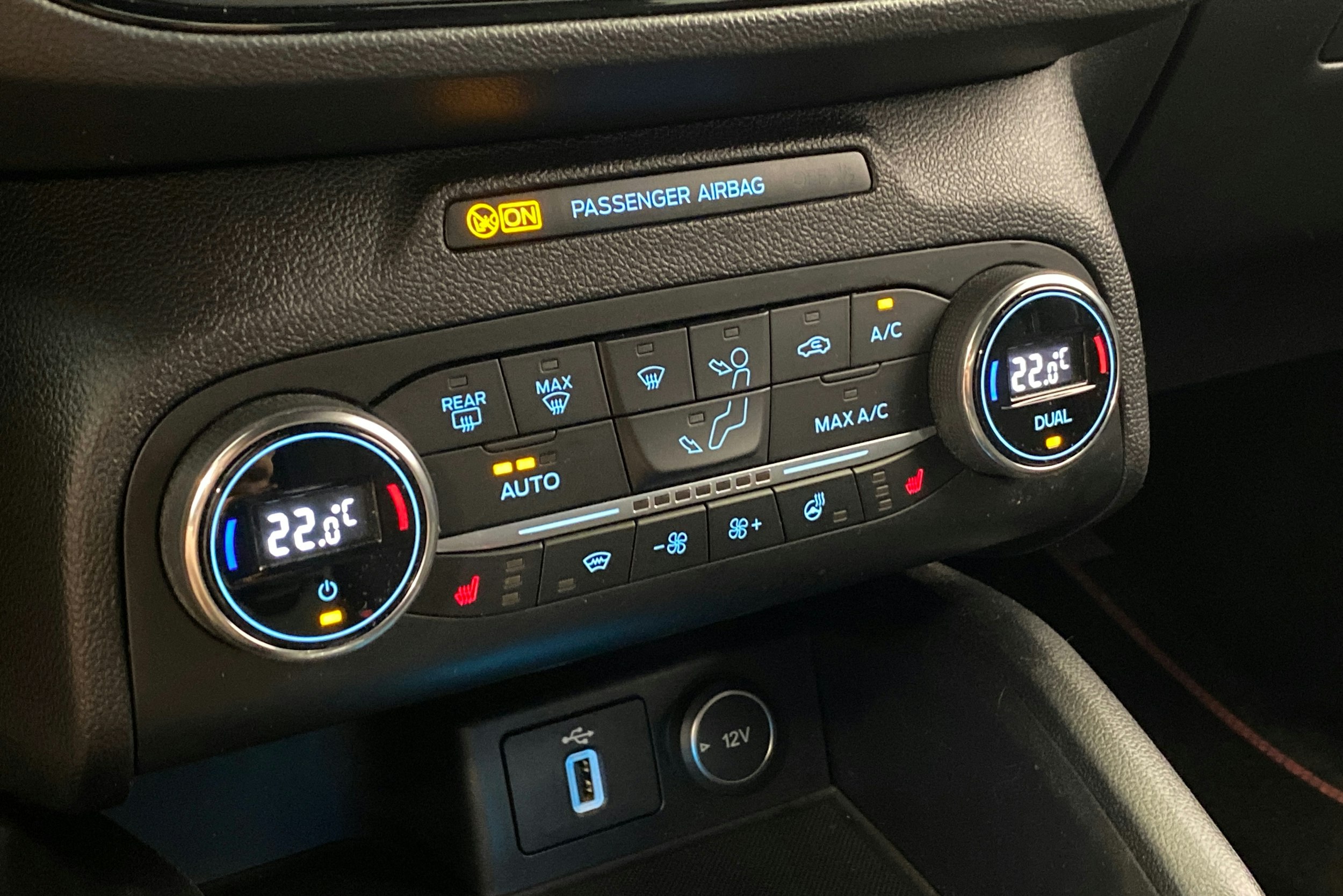 punainen Ford Focus 2019 kuva 27.