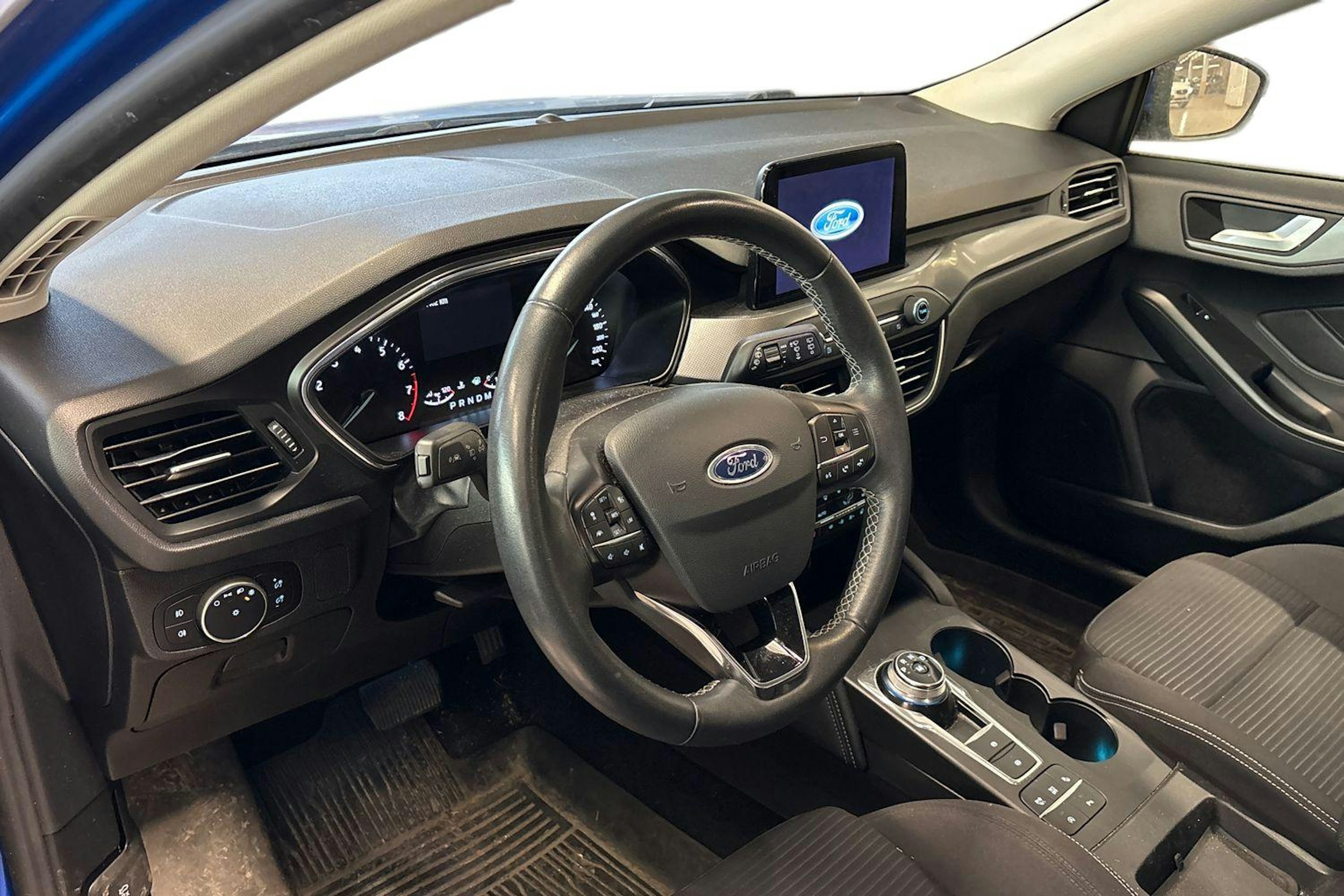 sininen Ford Focus 2019 kuva 3.