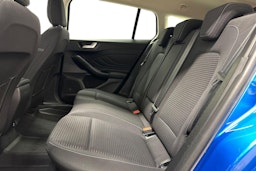 sininen Ford Focus 2019 kuva 10.