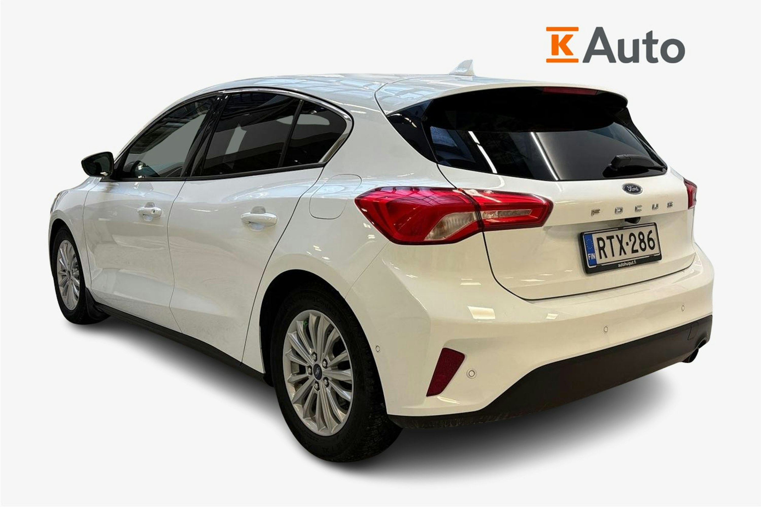 valkoinen Ford Focus 2019 kuva 2.