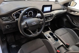 valkoinen Ford Focus 2019 kuva 7.