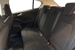 valkoinen Ford Focus 2019 kuva 10.