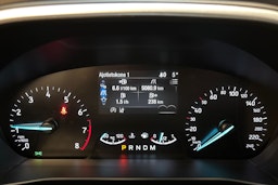 valkoinen Ford Focus 2019 kuva 18.