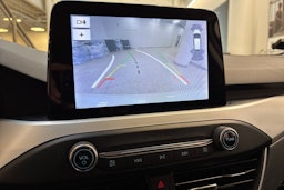 valkoinen Ford Focus 2019 kuva 19.