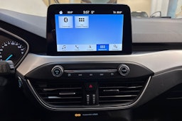 valkoinen Ford Focus 2019 kuva 21.