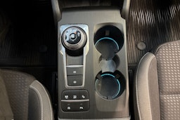 valkoinen Ford Focus 2019 kuva 23.