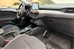 valkoinen Ford Focus 2019 kuva 25.