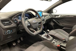 musta Ford Focus 2019 kuva 7.