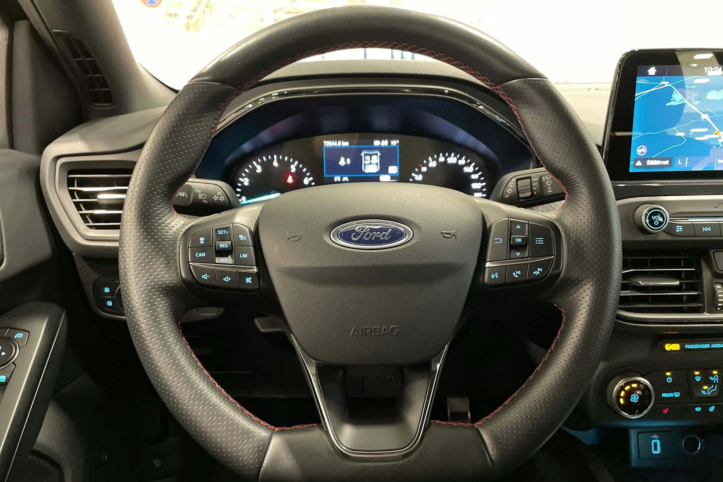 musta Ford Focus 2019 kuva 15.