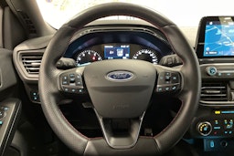 musta Ford Focus 2019 kuva 15.