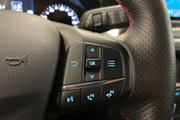 musta Ford Focus 2019 kuva 16.