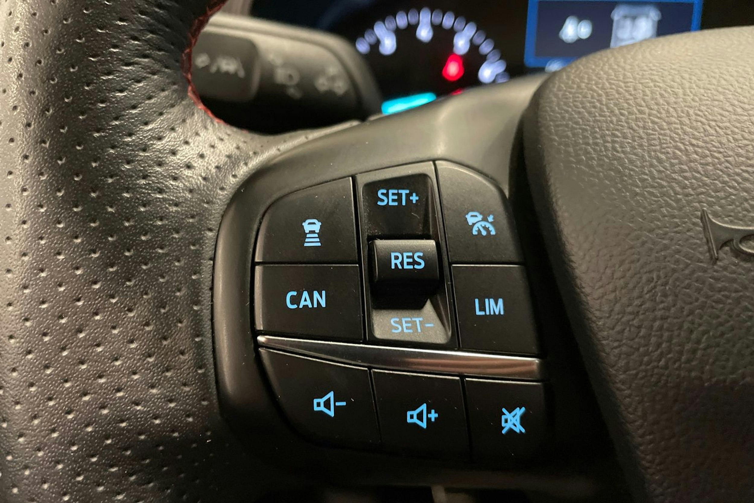 musta Ford Focus 2019 kuva 17.