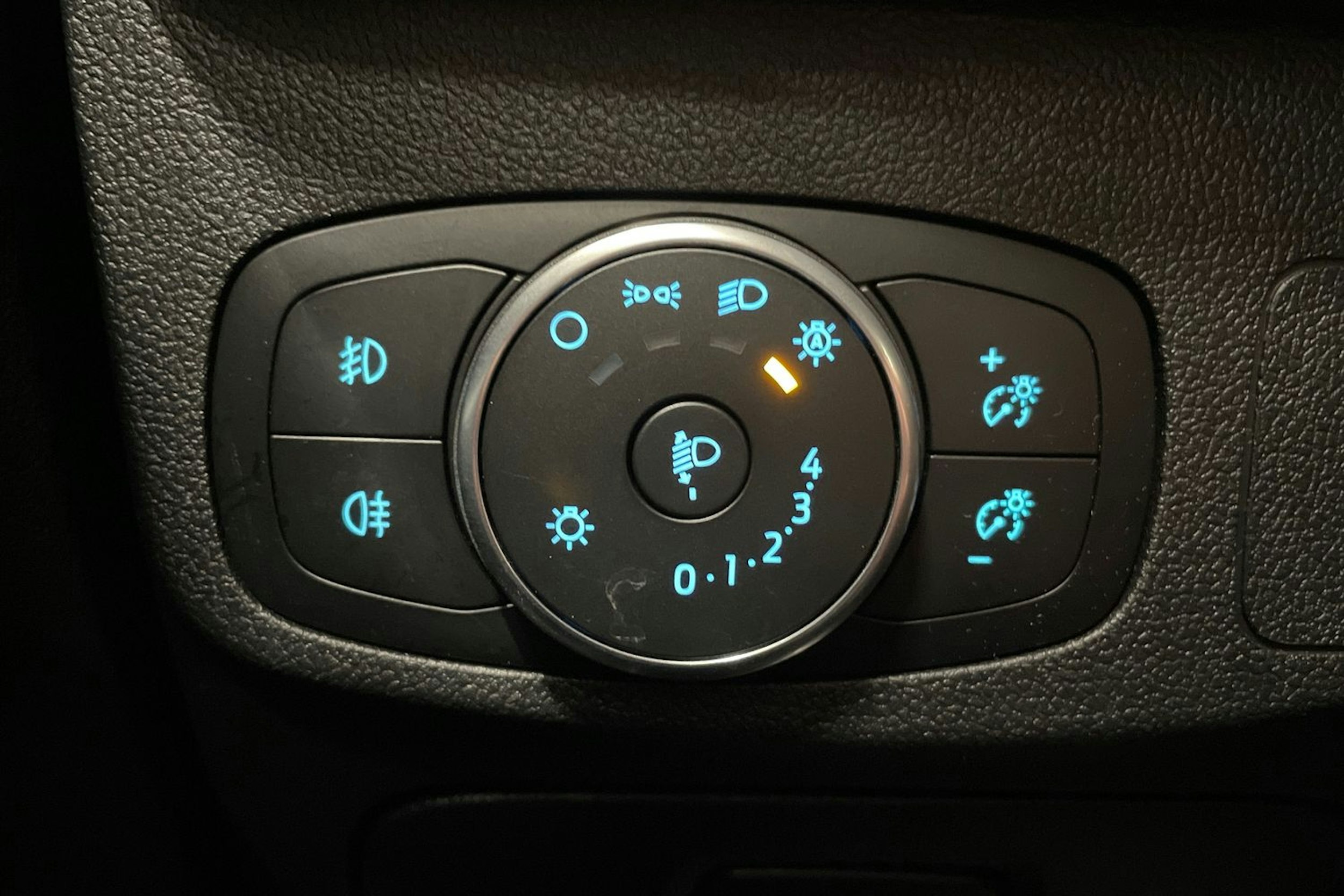 musta Ford Focus 2019 kuva 19.