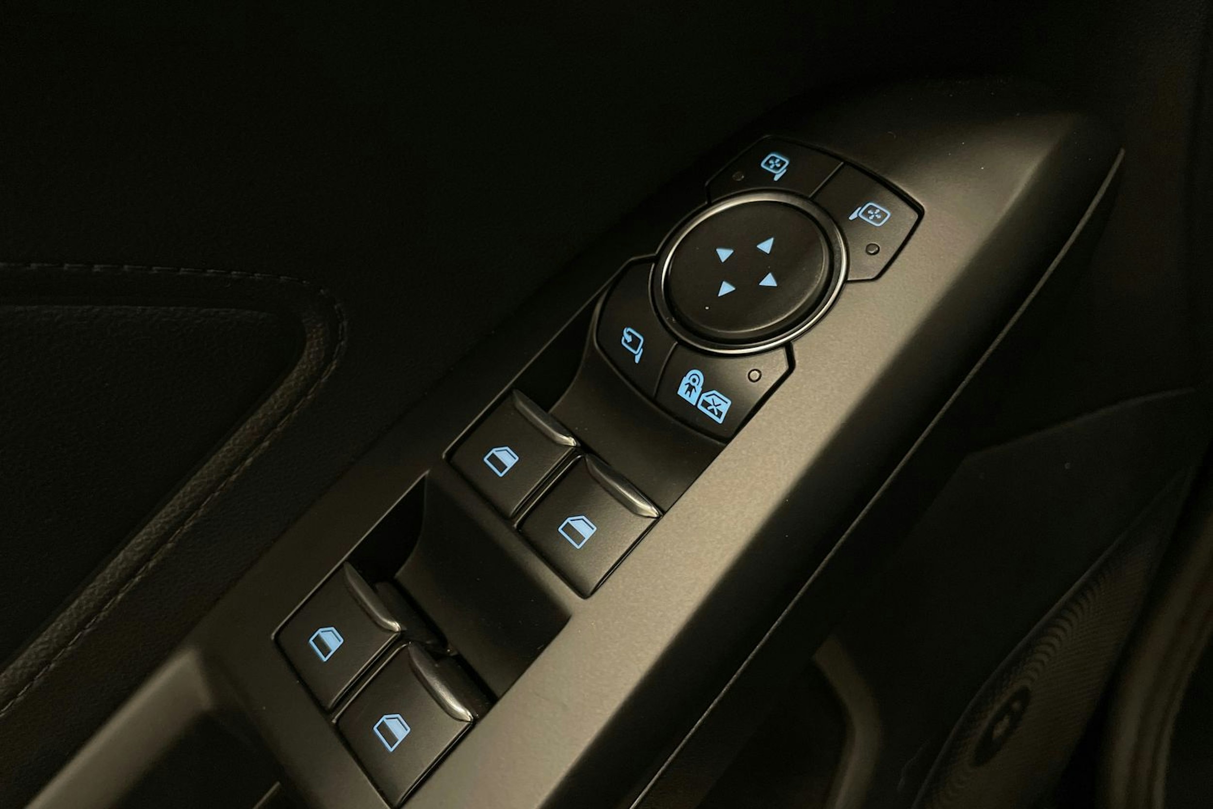 musta Ford Focus 2019 kuva 35.