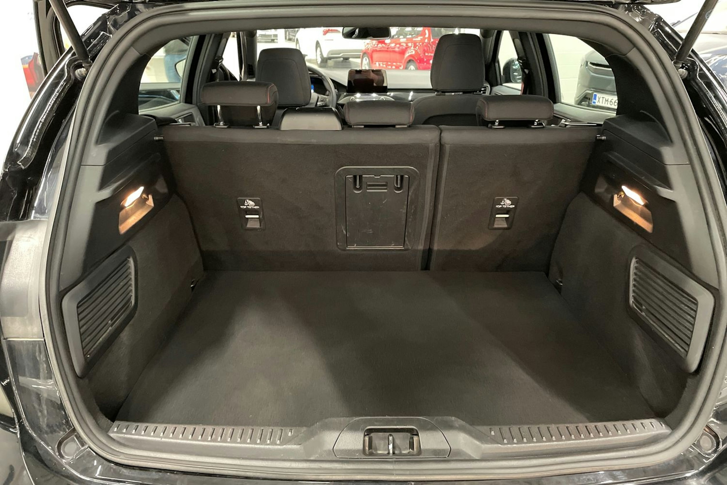 musta Ford Focus 2019 kuva 38.