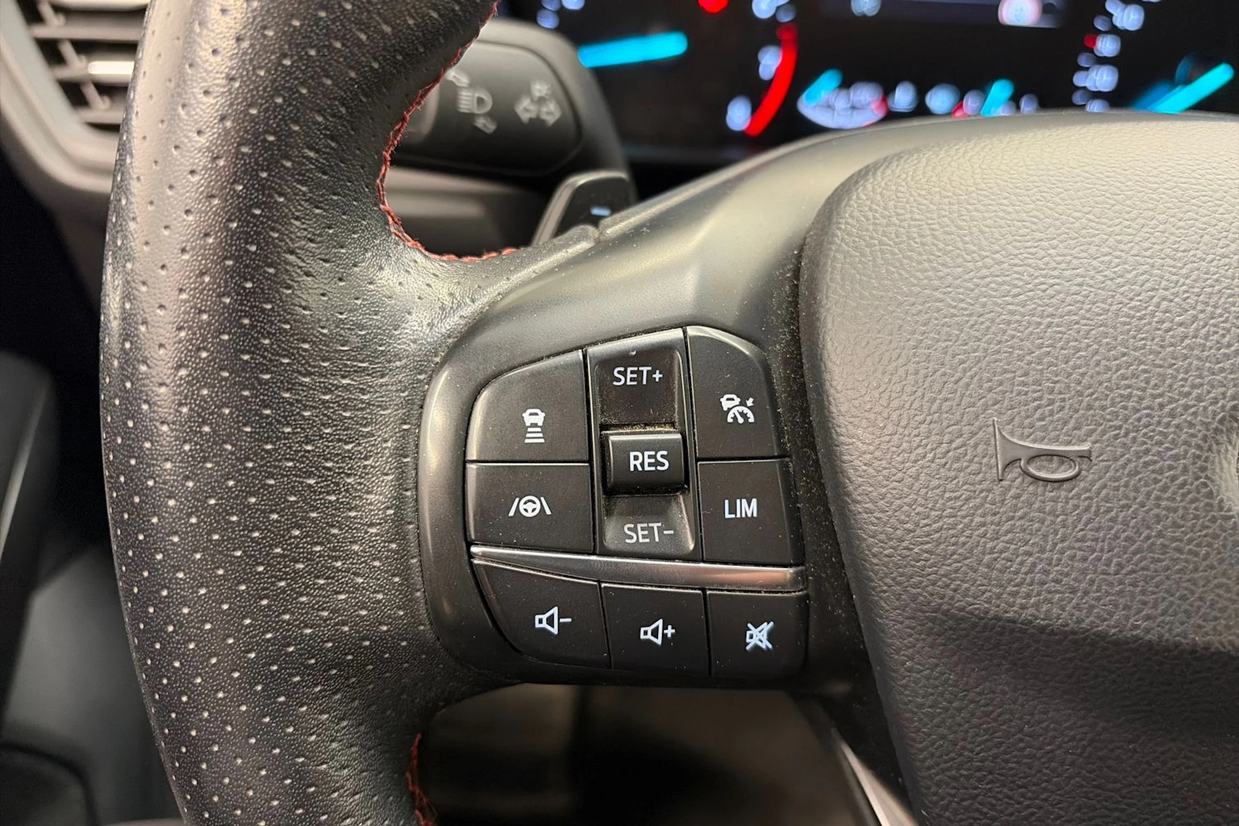 Sininen Ford FOCUS 2019 kuva 18.