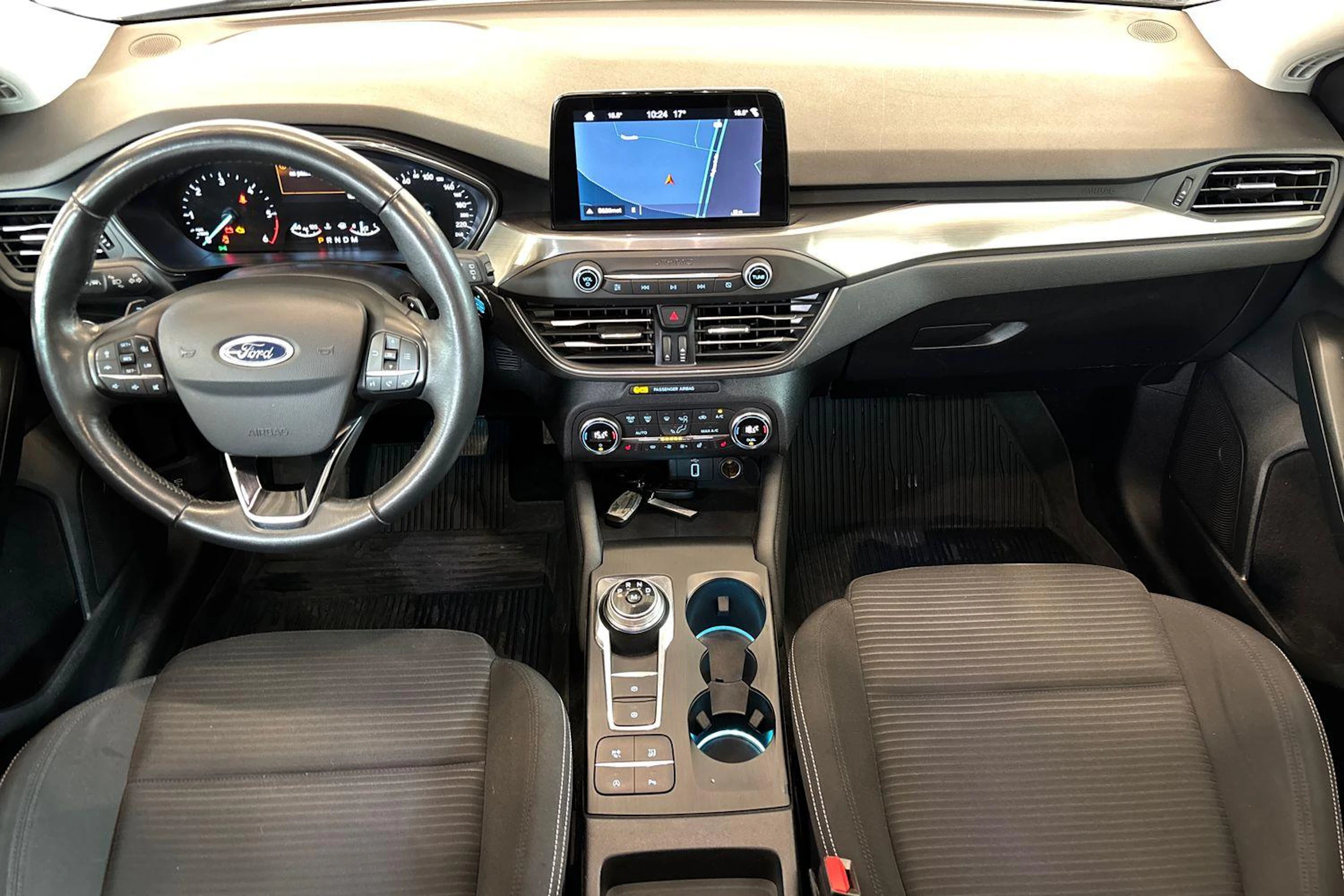 Harmaa Ford FOCUS 2019 kuva 7.