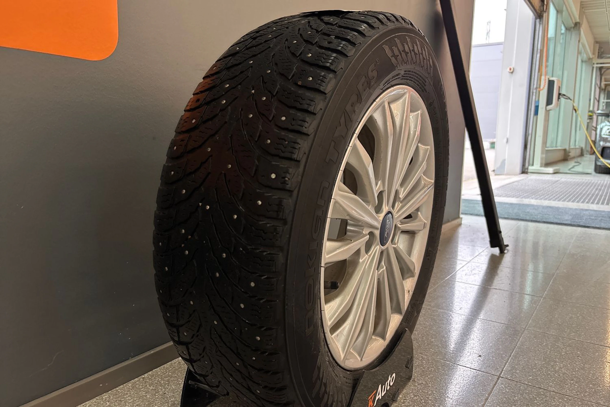 Harmaa Ford FOCUS 2019 kuva 12.