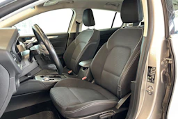 Harmaa Ford FOCUS 2019 kuva 13.