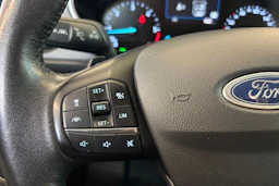 Harmaa Ford FOCUS 2019 kuva 15.