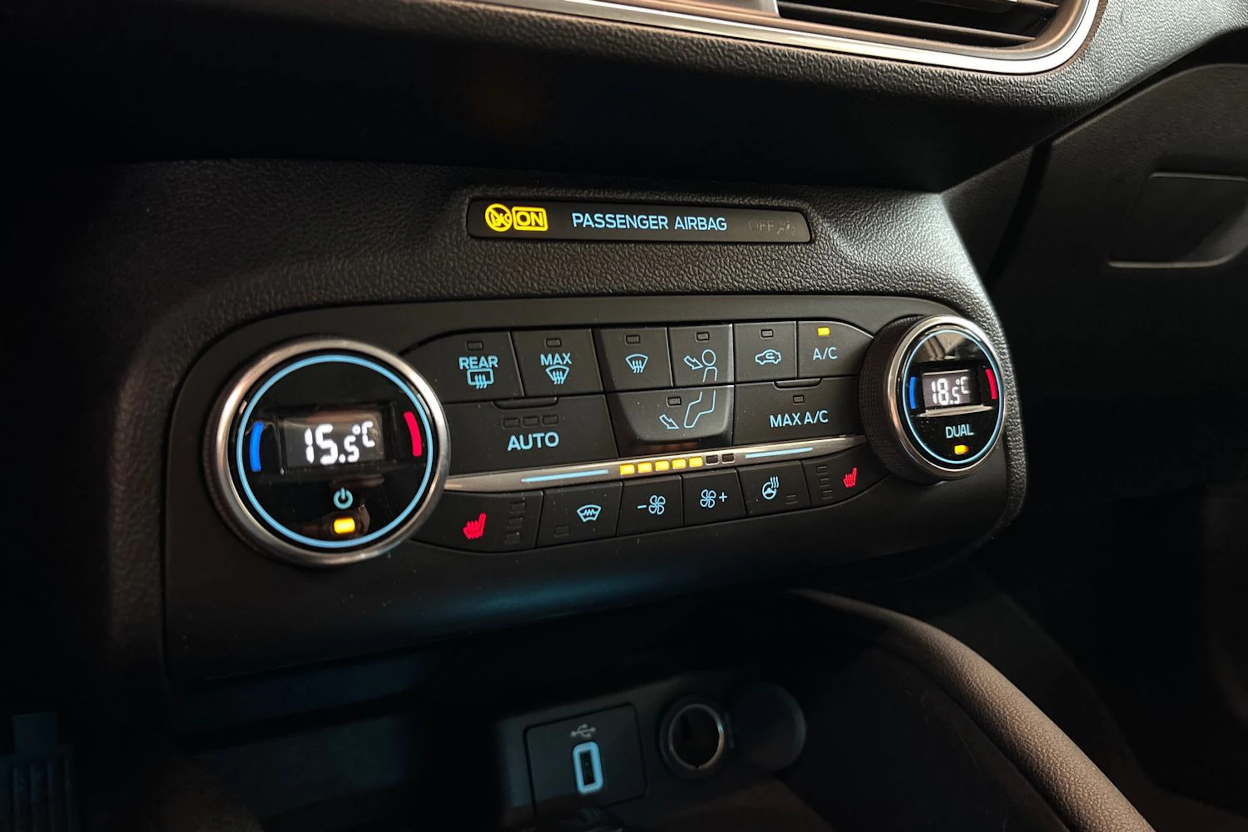 Harmaa Ford FOCUS 2019 kuva 20.