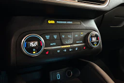 Harmaa Ford FOCUS 2019 kuva 20.