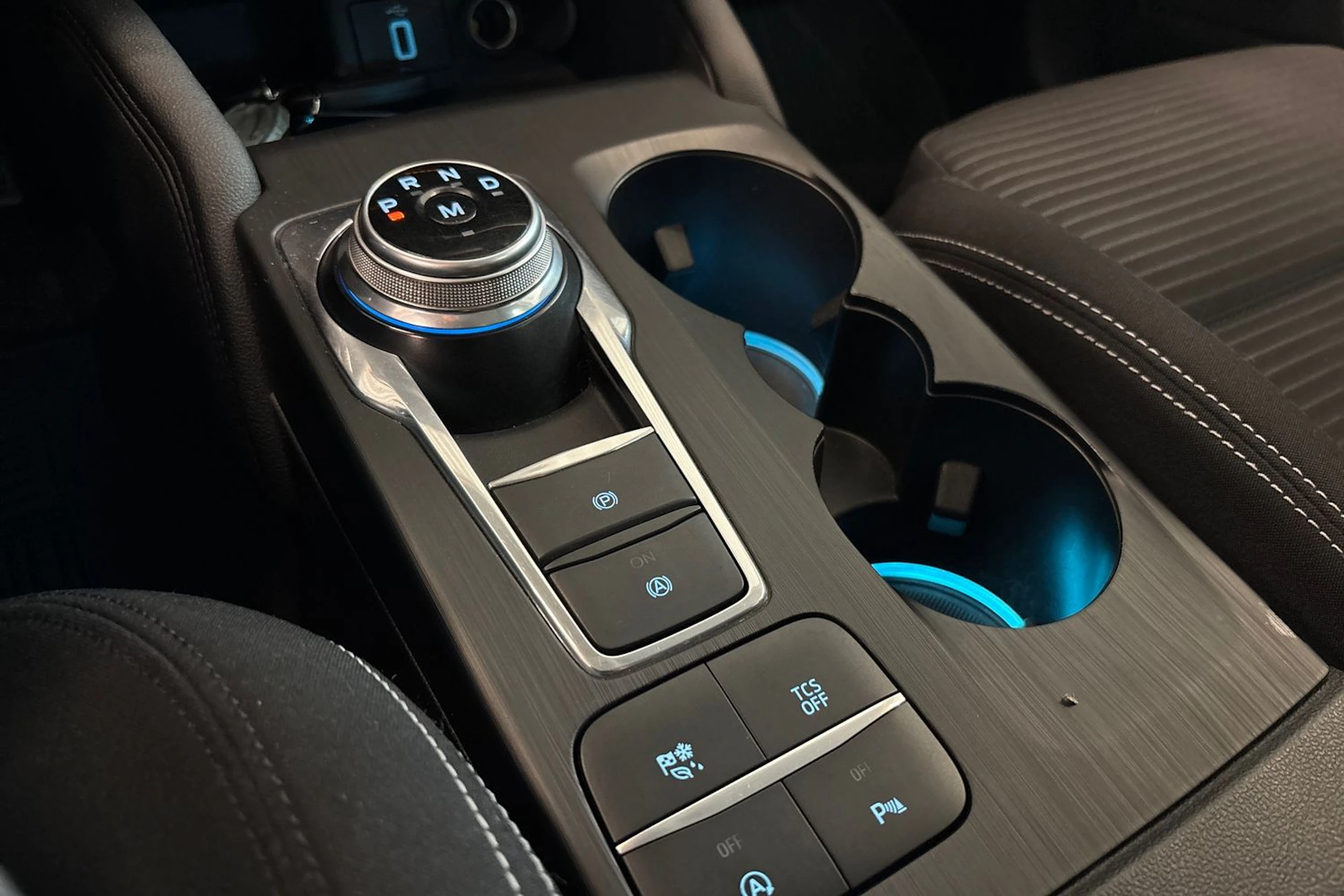 Harmaa Ford FOCUS 2019 kuva 21.