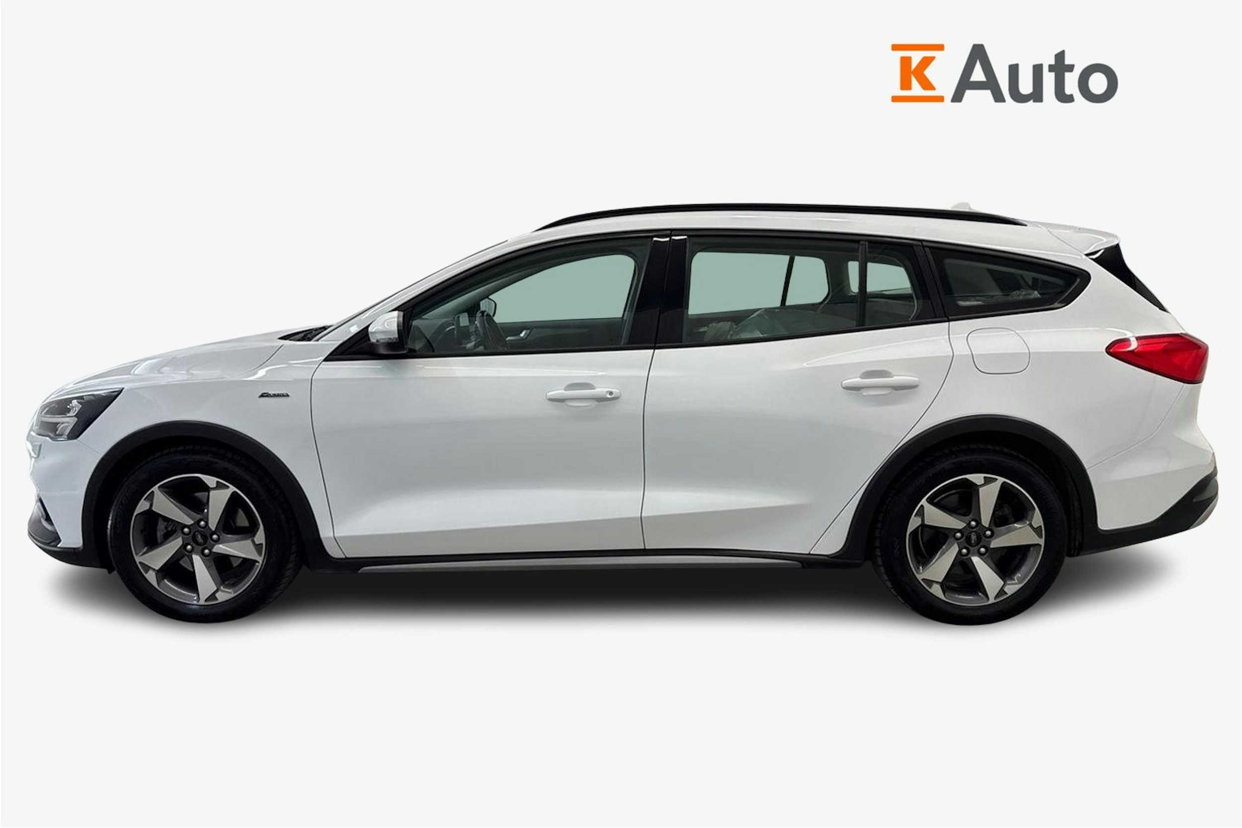 valkoinen Ford Focus 2019 kuva 6.