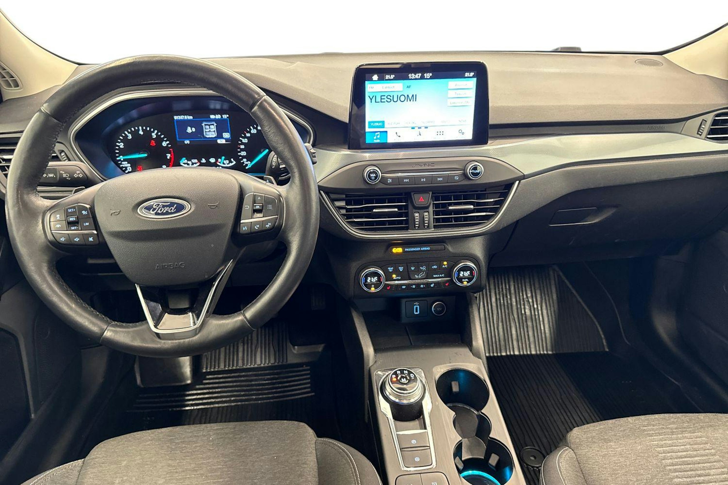 valkoinen Ford Focus 2019 kuva 9.