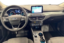 valkoinen Ford Focus 2019 kuva 9.
