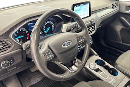 valkoinen Ford Focus 2019 kuva 11.