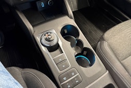 valkoinen Ford Focus 2019 kuva 16.