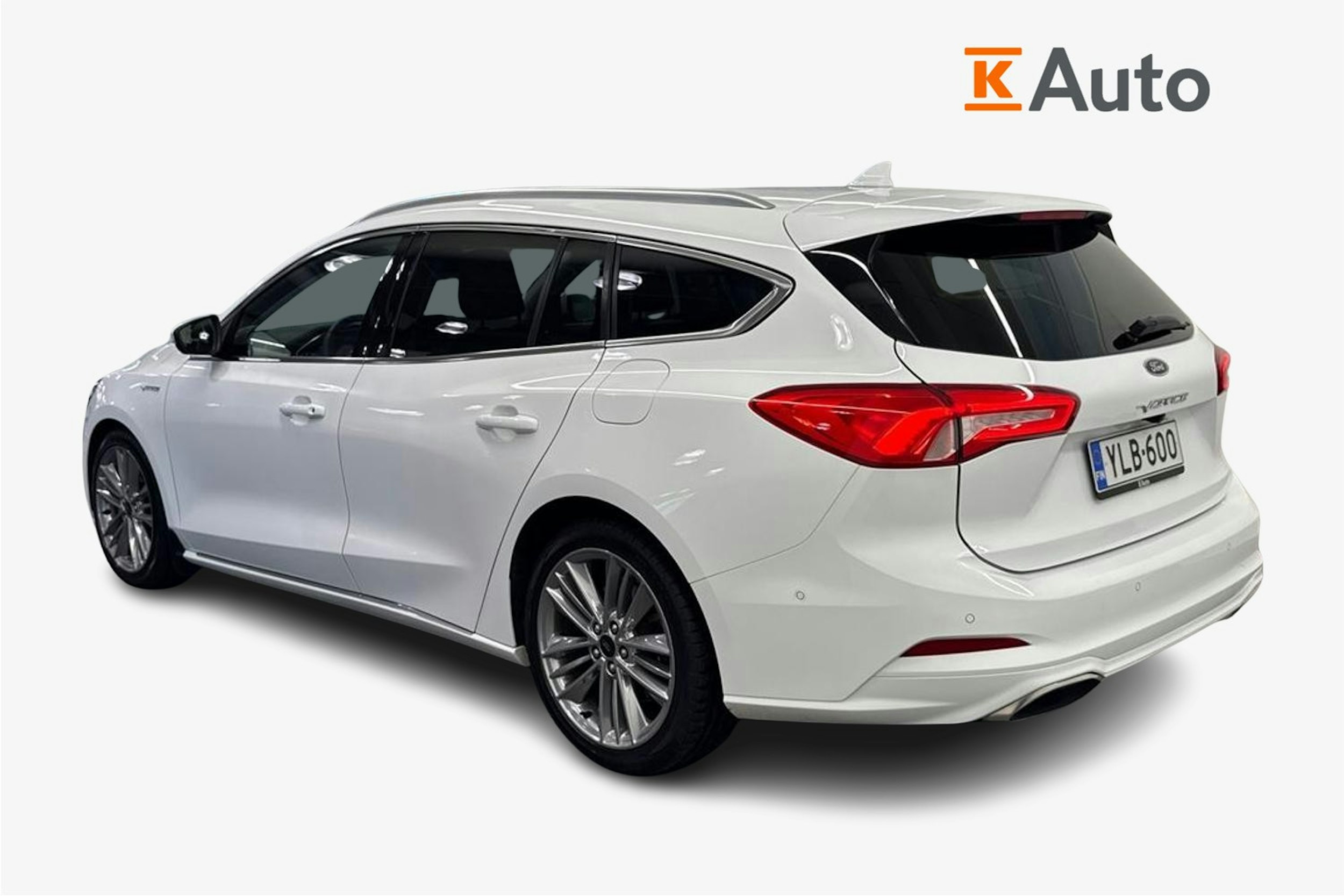 valkoinen Ford Focus 2019 kuva 2.