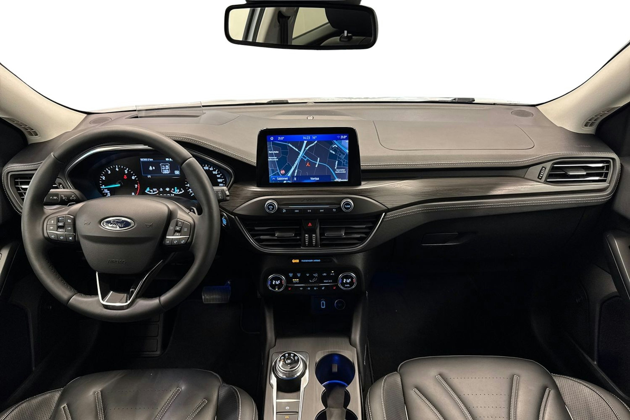 valkoinen Ford Focus 2019 kuva 9.