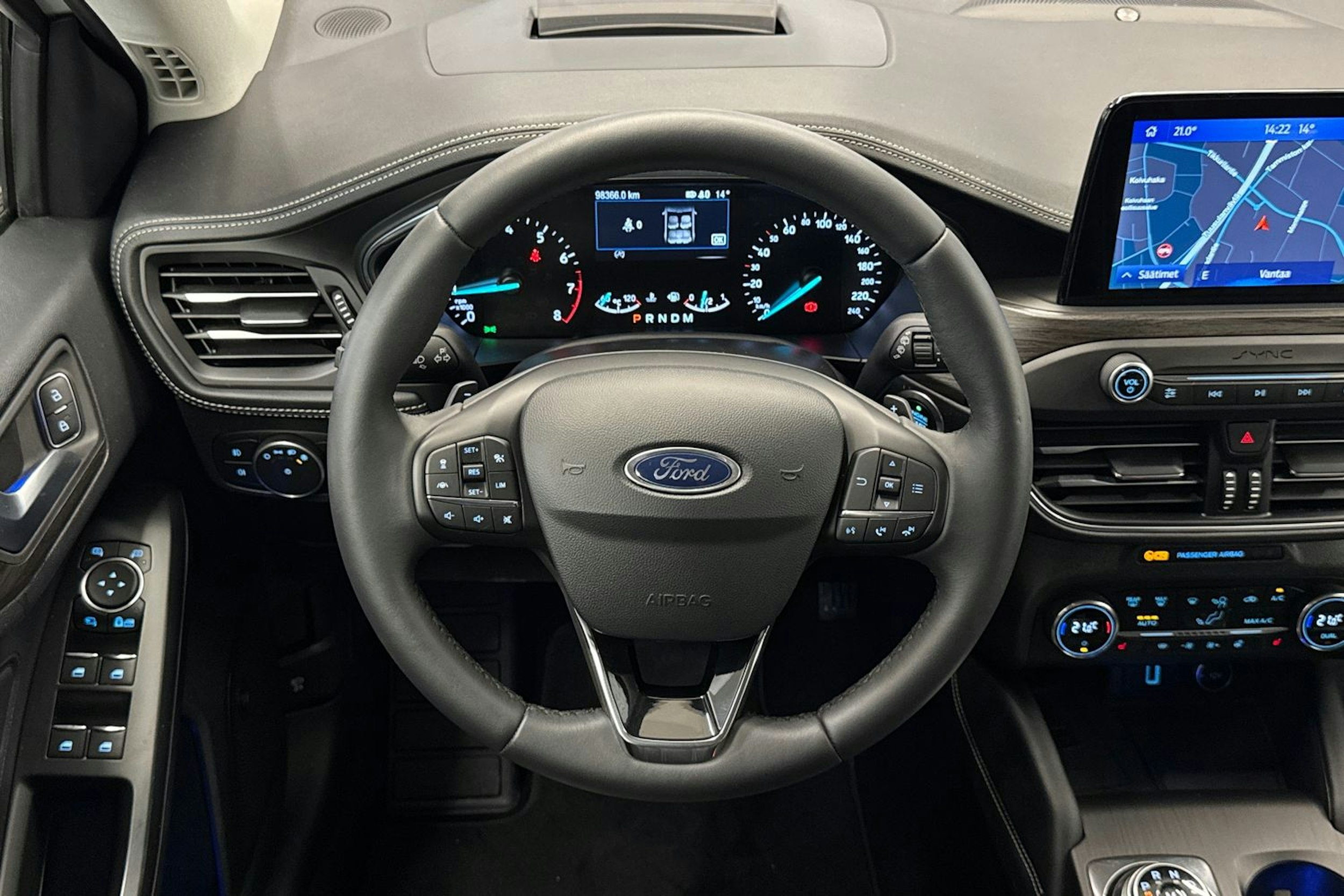 valkoinen Ford Focus 2019 kuva 18.