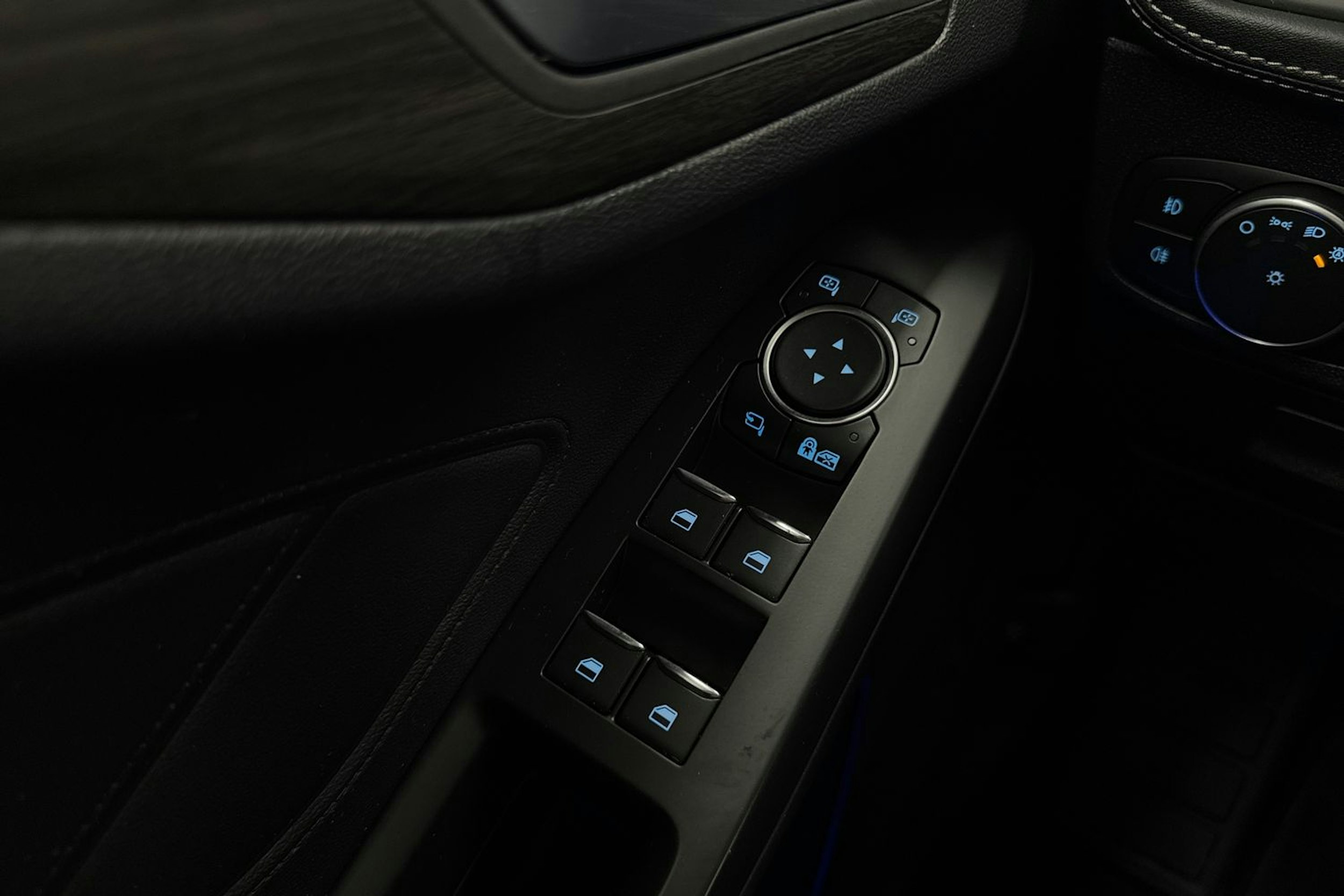 valkoinen Ford Focus 2019 kuva 19.