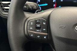 valkoinen Ford Focus 2019 kuva 22.